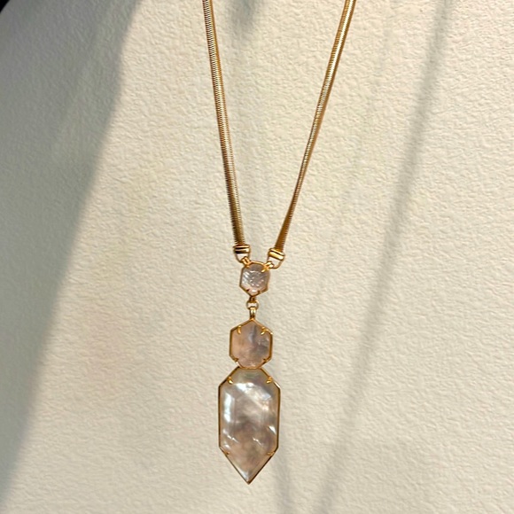 Kendra Scott Wyatt Necklace - rose gold with ivory pearl - Picture 4 of 5
